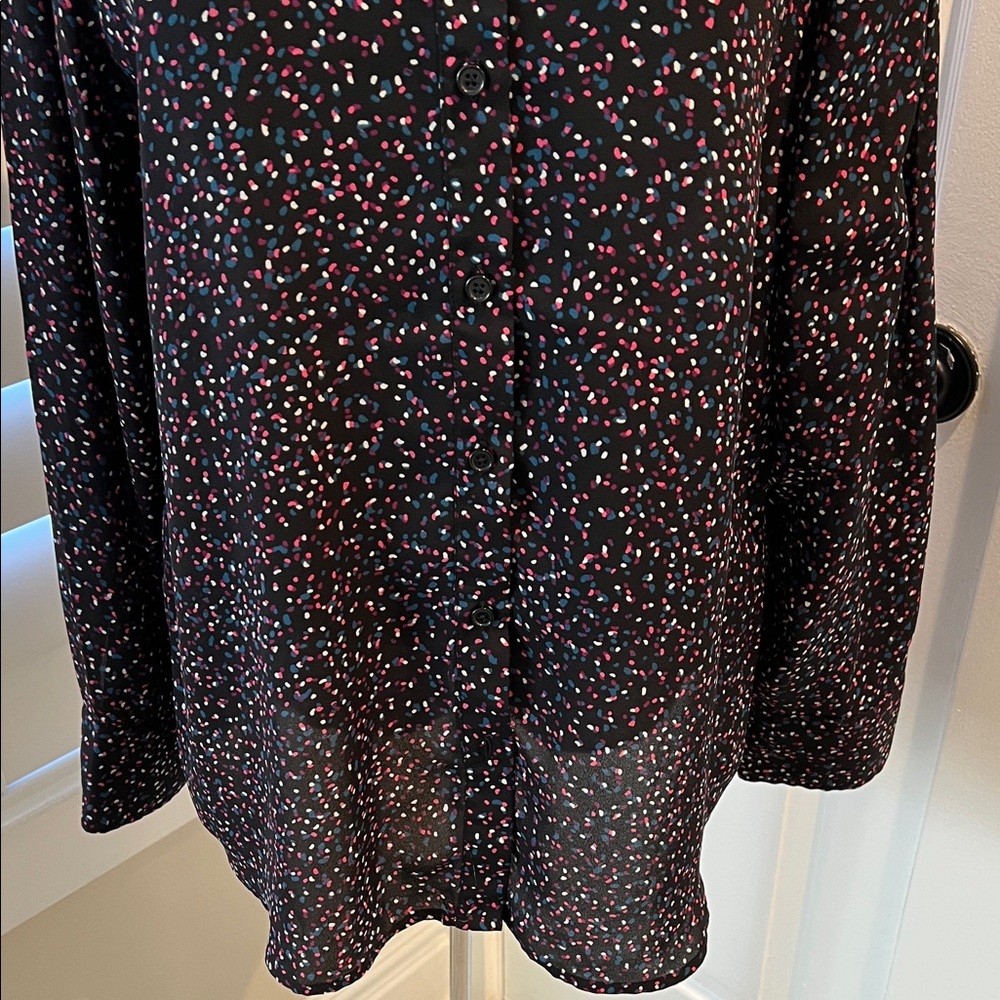 Button-Up Blouse - Picture 4 of 6